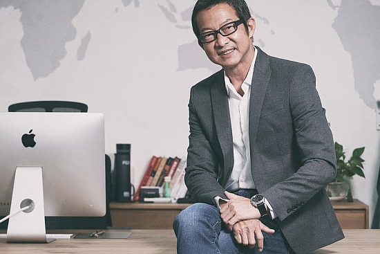 On-Location Portraits | corporate-portrait-19110601A.jpg
