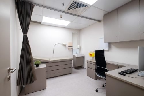 raffles-medical-centre-consultation-room-03